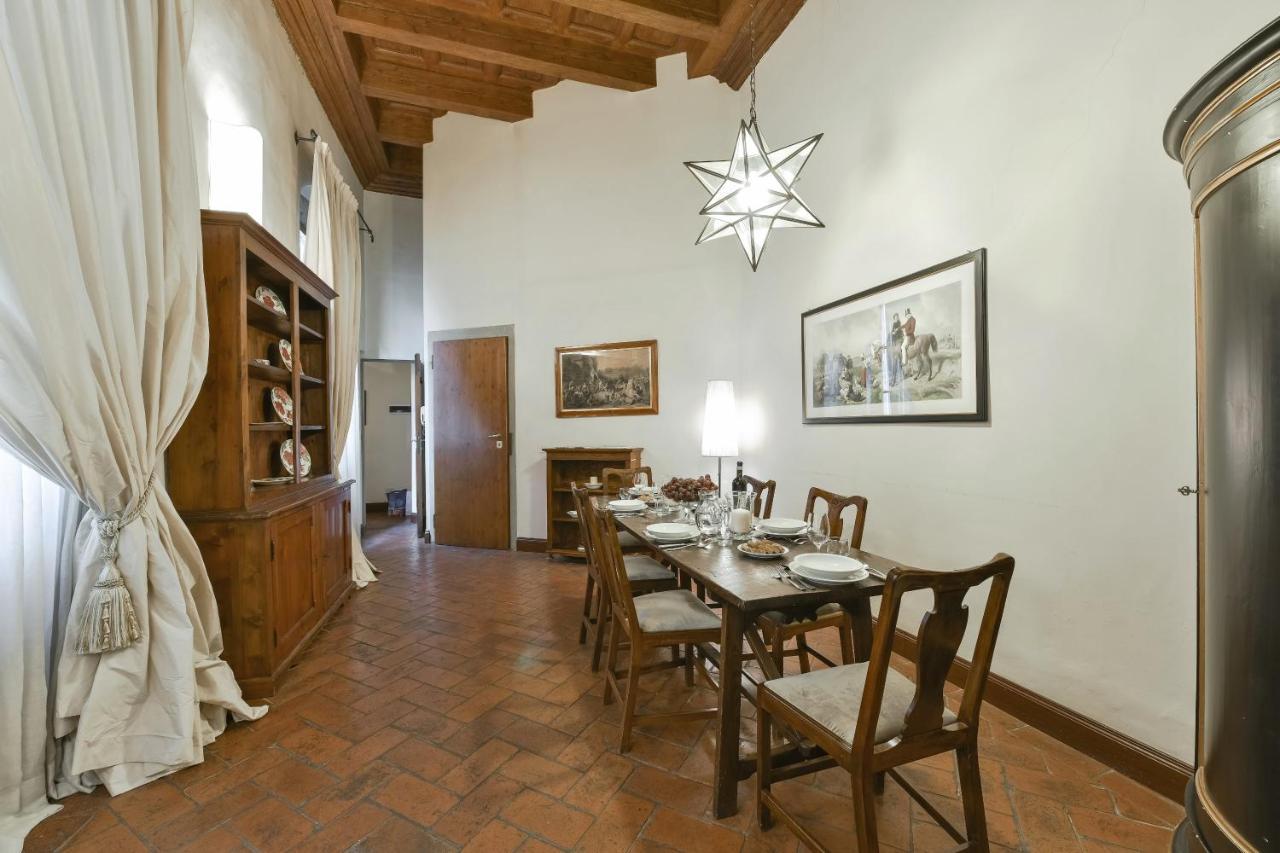 Appartement Raffaello With Fireplace In Oltrarno