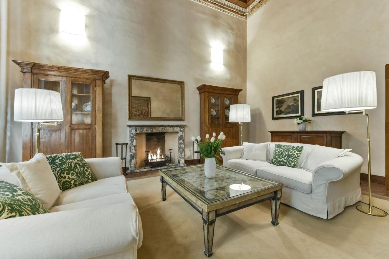 Raffaello With Fireplace In Oltrarno Appartement Florence