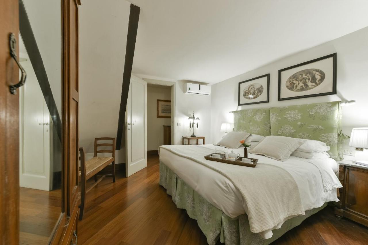 Raffaello With Fireplace In Oltrarno Apartamento *